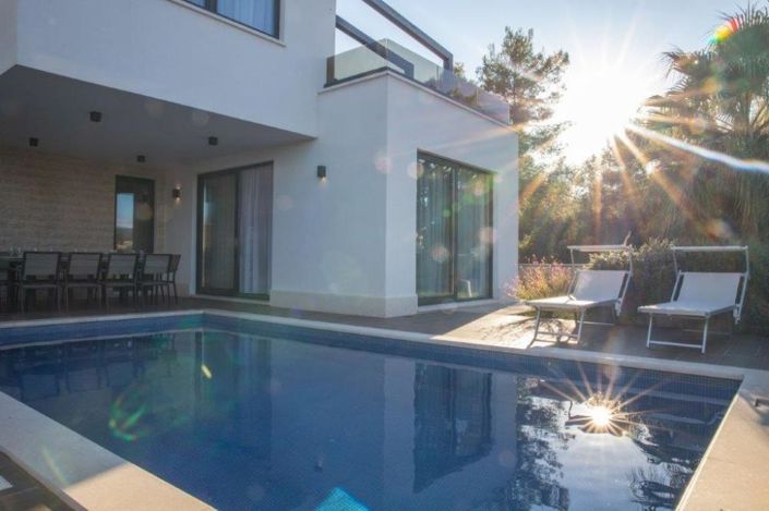 Image No.21-6 Bed Property for sale