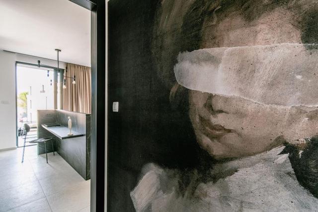 Image No.25-4 Bed Property for sale