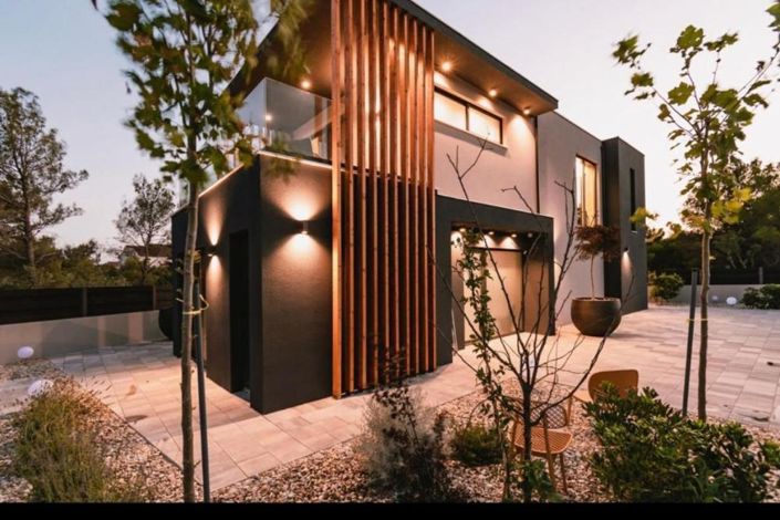 Image No.6-4 Bed Property for sale