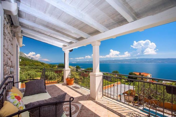 Image No.6-6 Bed Property for sale