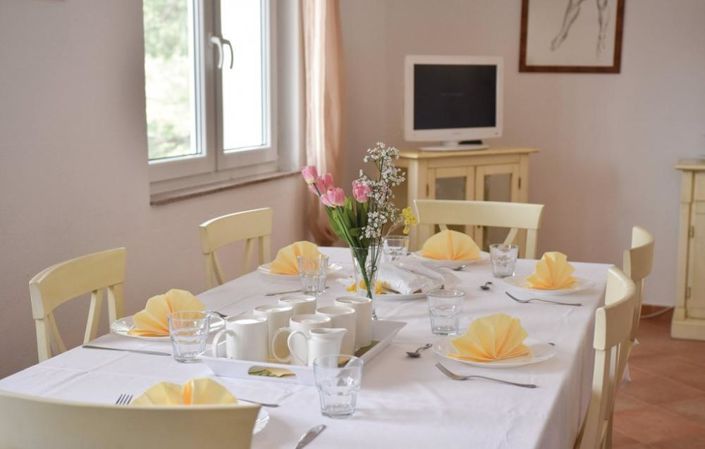 Image No.22-4 Bed Property for sale