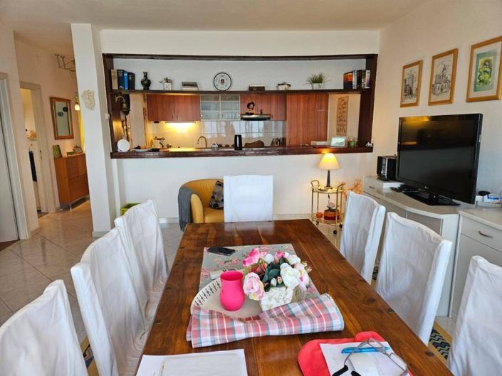 Image No.23-6 Bed Property for sale