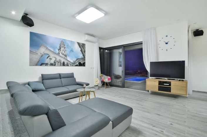 Image No.15-Propriété de 4 chambres à vendre à Split