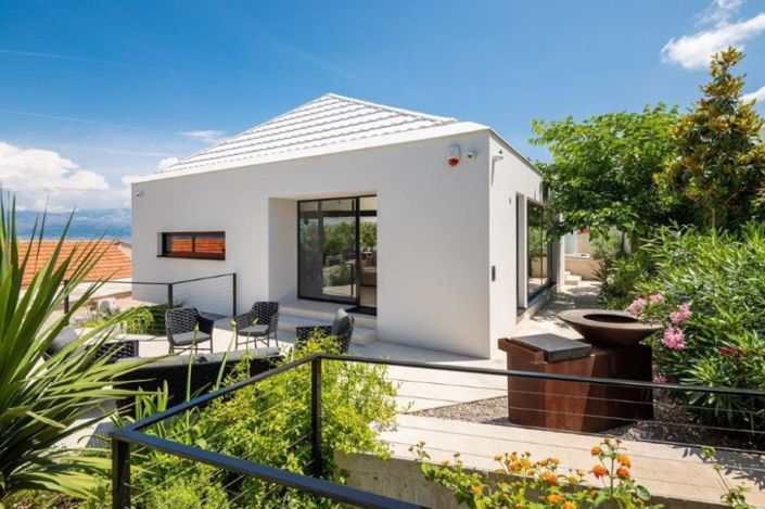 Image No.11-4 Bed Property for sale