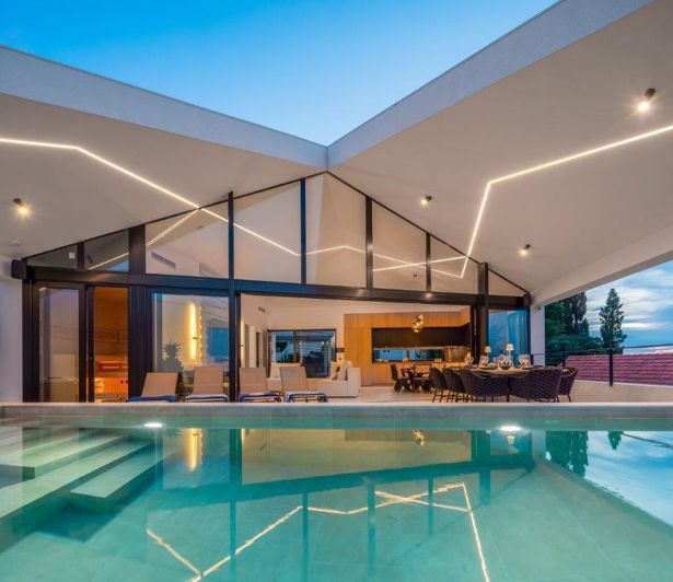 Image No.2-4 Bed Property for sale