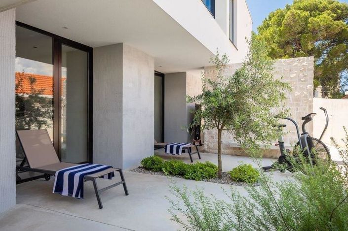 Image No.21-4 Bed Property for sale