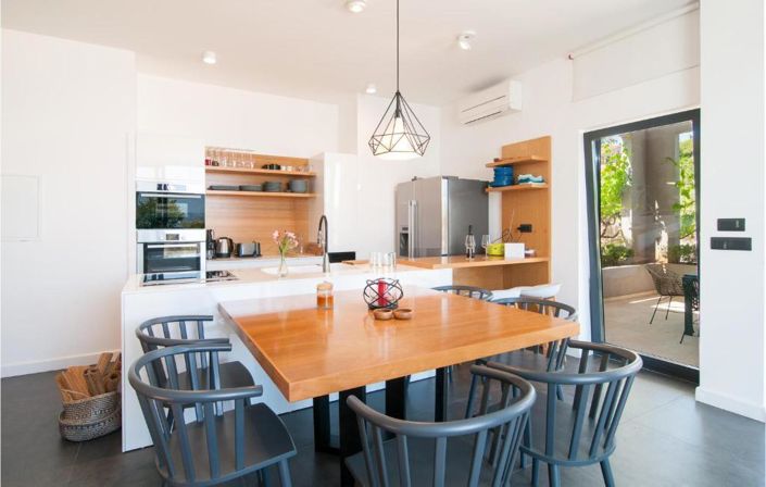 Image No.19-2 Bed Property for sale