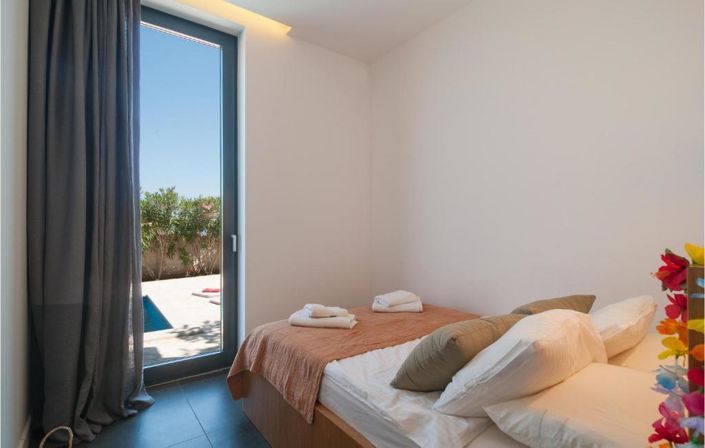 Image No.21-2 Bed Property for sale