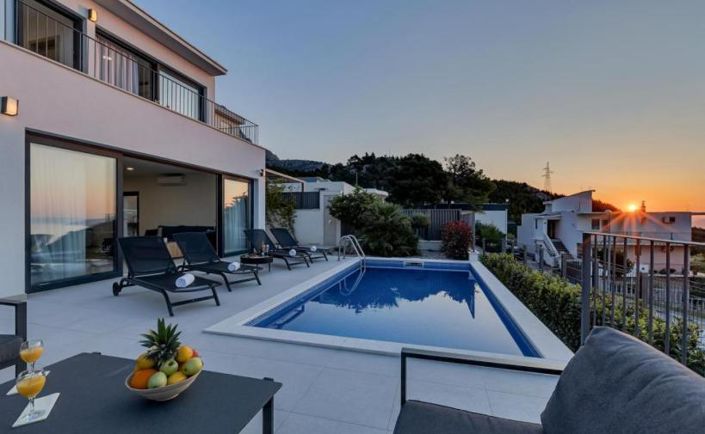 Image No.22-4 Bed Property for sale