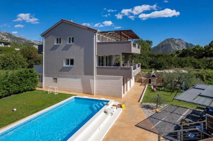 Image No.2-4 Bed Property for sale