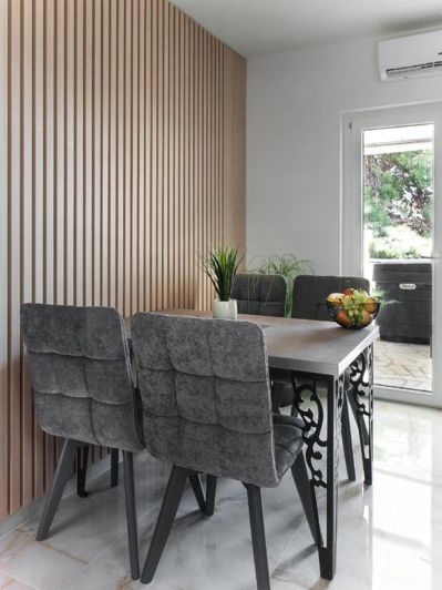 Image No.21-14 Bed Property for sale