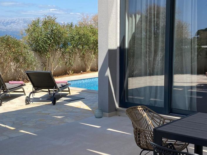 Image No.6-12 Bed Property for sale