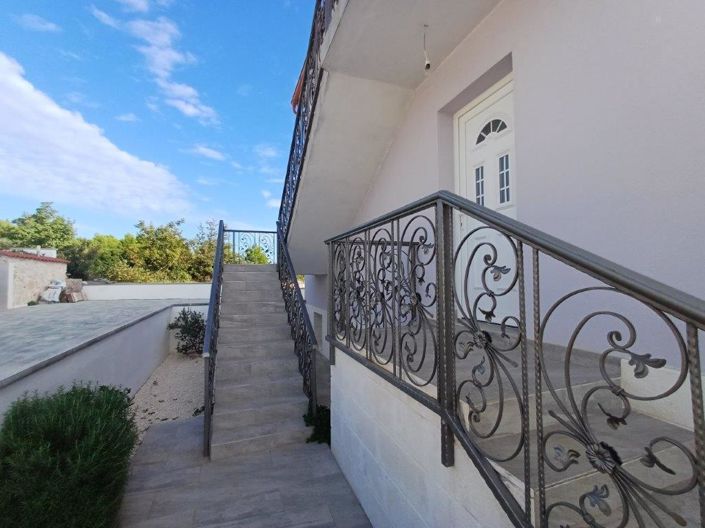 Image No.9-Propriété de 6 chambres à vendre à Primošten