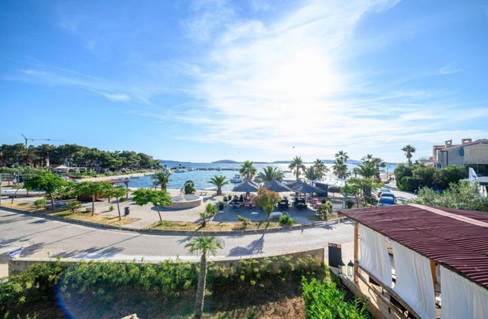 Image No.2-4 Bed Property for sale