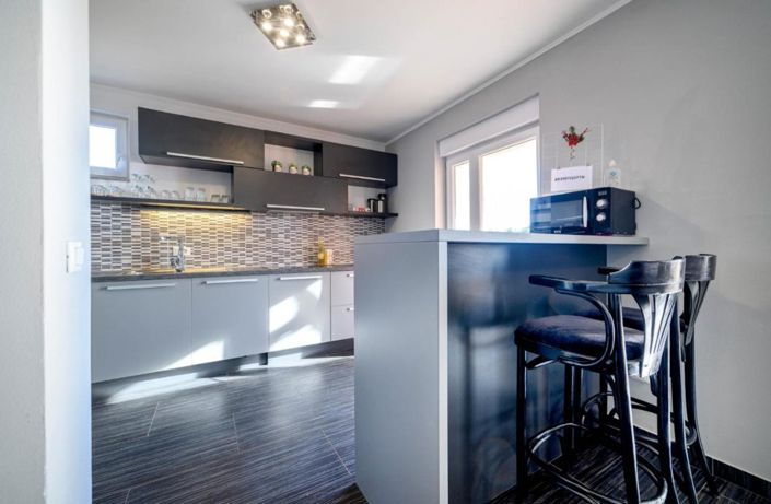 Image No.25-4 Bed Property for sale