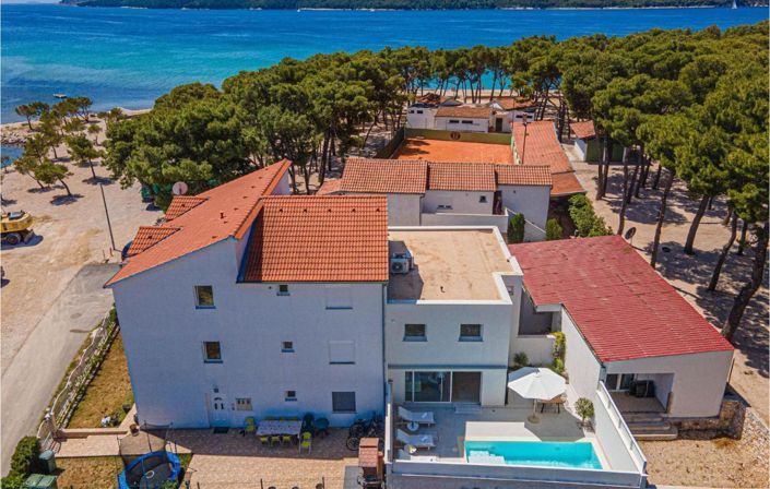 Image No.3-Propriété de 11 chambres à vendre à Sibenik