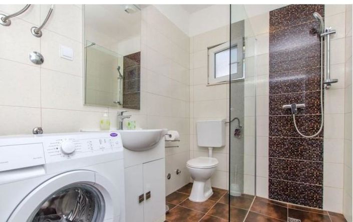 Image No.20-Propriété de 6 chambres à vendre à Rogoznica