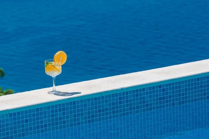 Image No.2-5 Bed Property for sale