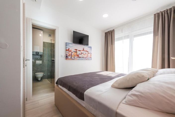 Image No.23-5 Bed Property for sale