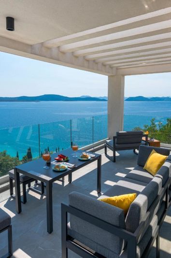 Image No.7-5 Bed Property for sale