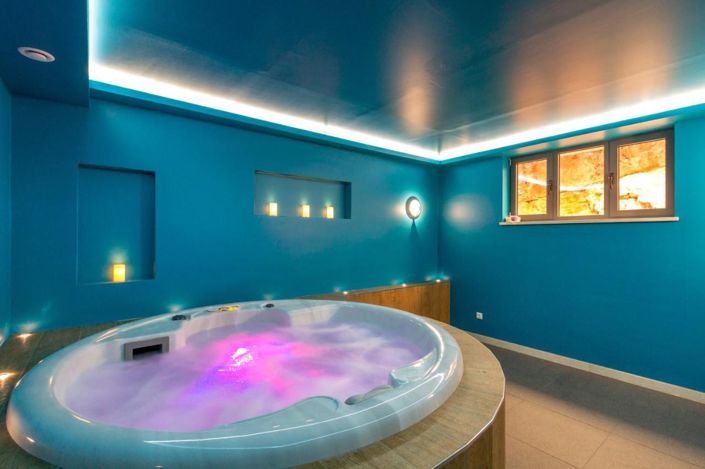 Image No.15-5 Bed Property for sale