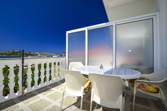 Image No.9-Propriété de 7 chambres à vendre à Sibenik