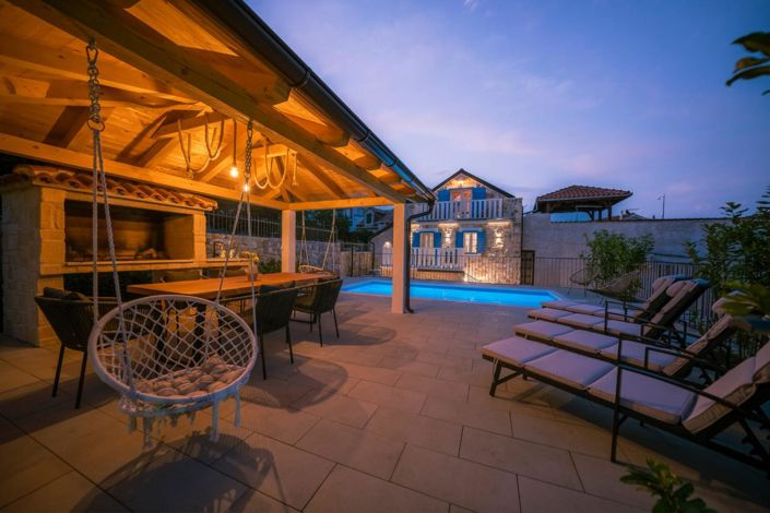 Image No.11-3 Bed Property for sale