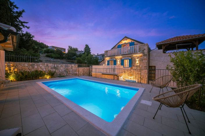 Image No.6-3 Bed Property for sale