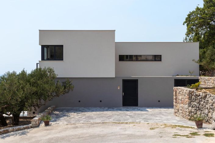 Image No.12-4 Bed Property for sale