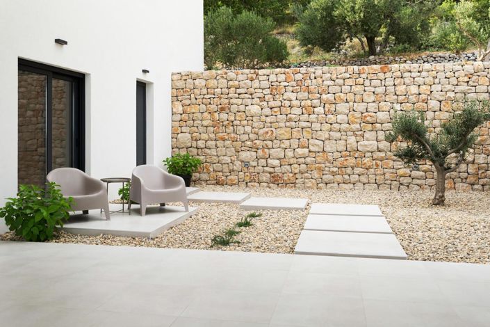 Image No.15-4 Bed Property for sale