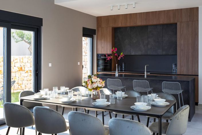 Image No.17-4 Bed Property for sale