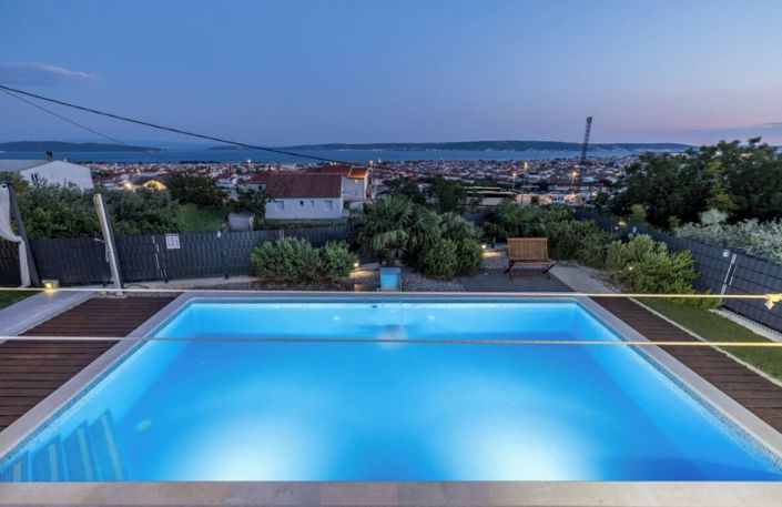 Image No.10-Propriété de 4 chambres à vendre à Split