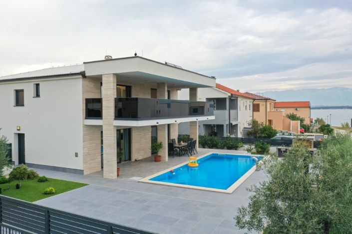 Image No.3-Propriété de 5 chambres à vendre à Vir