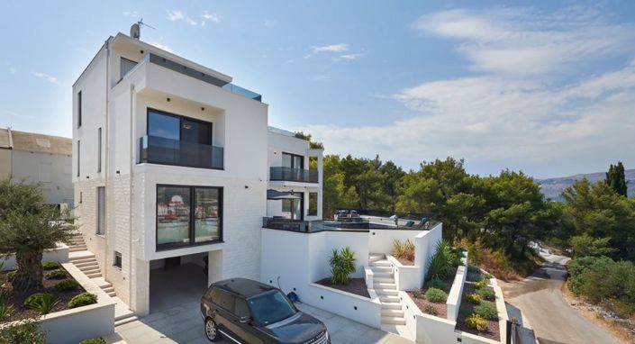 Image No.3-4 Bed Property for sale