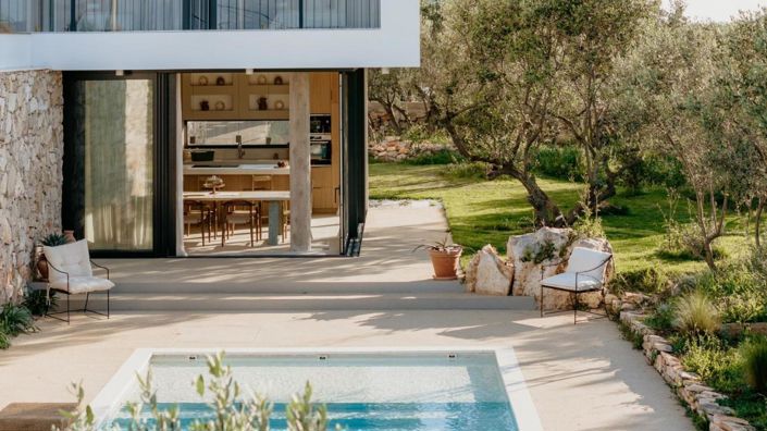 Image No.11-3 Bed Property for sale