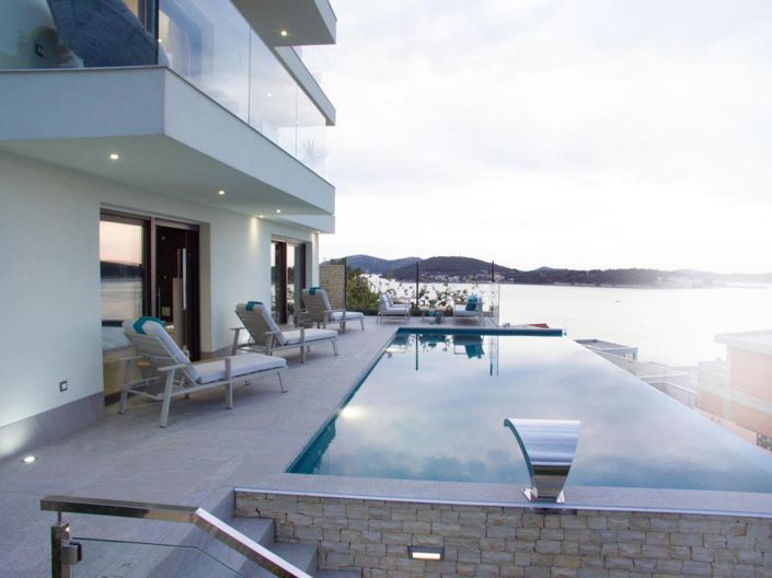 Image No.7-Propriété de 4 chambres à vendre à Rogoznica