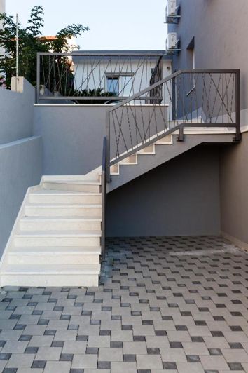 Image No.25-9 Bed Property for sale