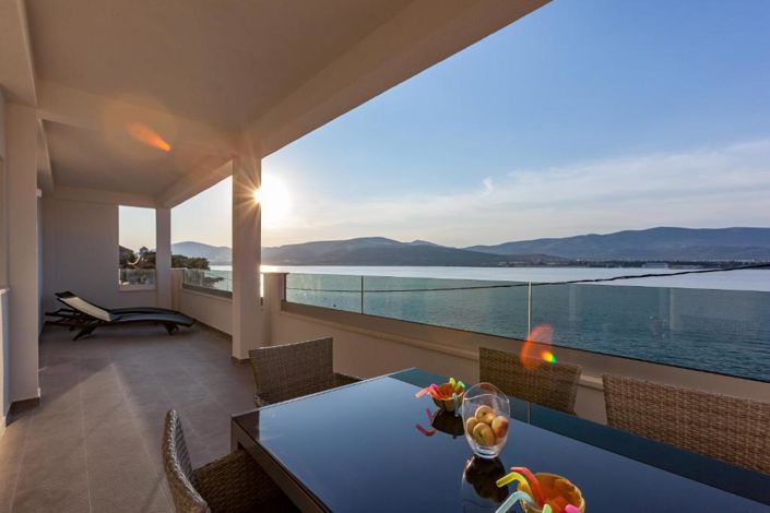 Image No.6-9 Bed Property for sale