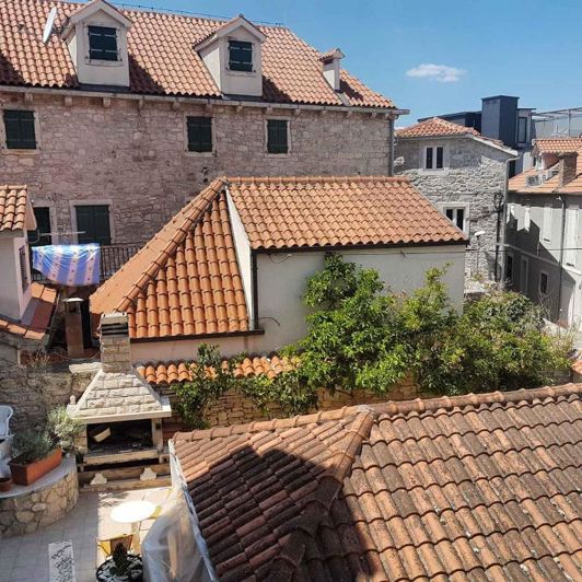 Image No.3-Propriété de 8 chambres à vendre à Supetar