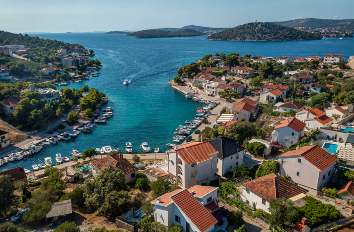 Image No.2-Propriété de 5 chambres à vendre à Rogoznica