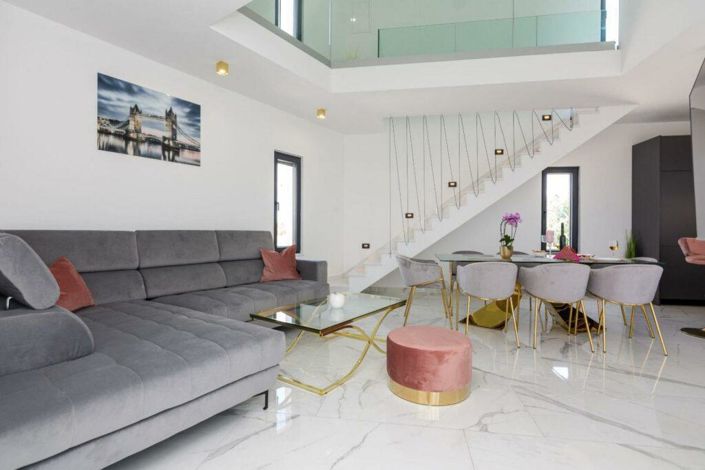 Image No.10-Propriété de 4 chambres à vendre à Privlaka