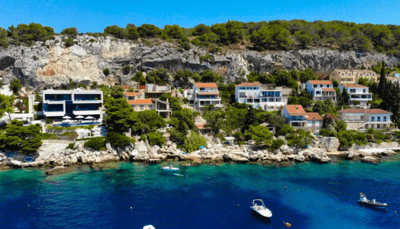 1 - Hvar, Property