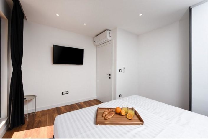 Image No.20-4 Bed Property for sale