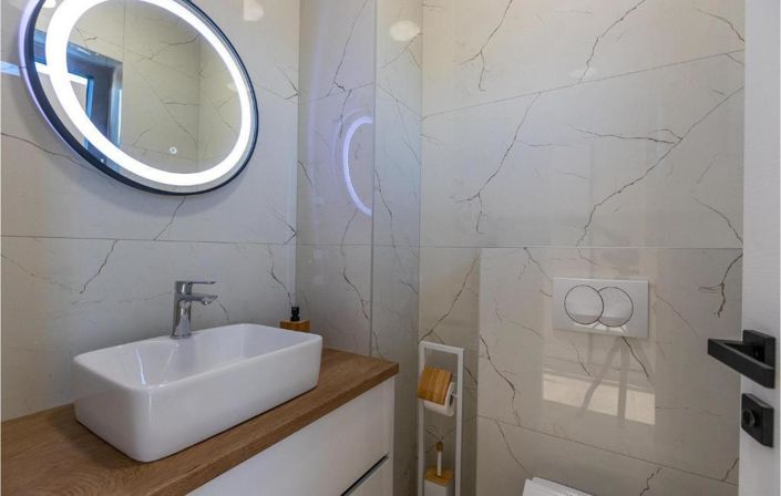 Image No.25-3 Bed Property for sale