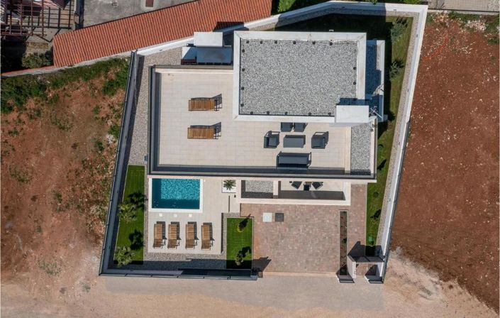 Image No.5-3 Bed Property for sale