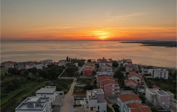 Image No.7-3 Bed Property for sale