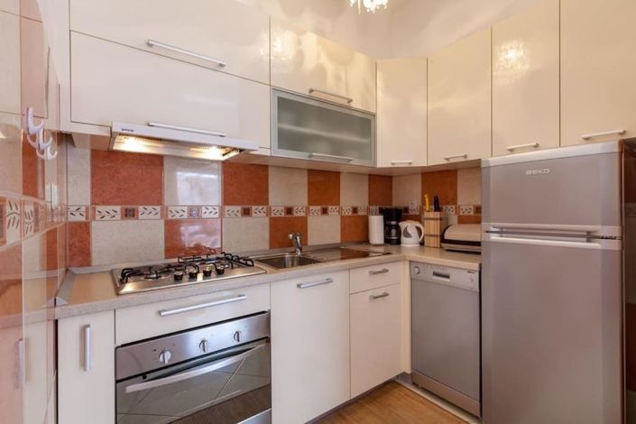 Image No.23-9 Bed Property for sale