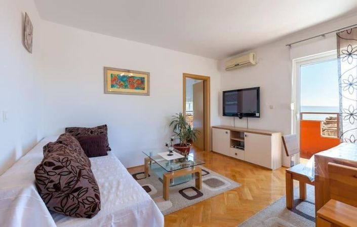 Image No.25-9 Bed Property for sale