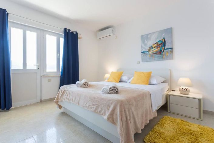 Image No.16-3 Bed Property for sale