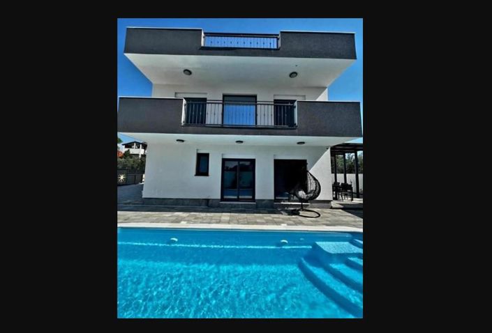 Image No.5-Propriété de 4 chambres à vendre à Vodice